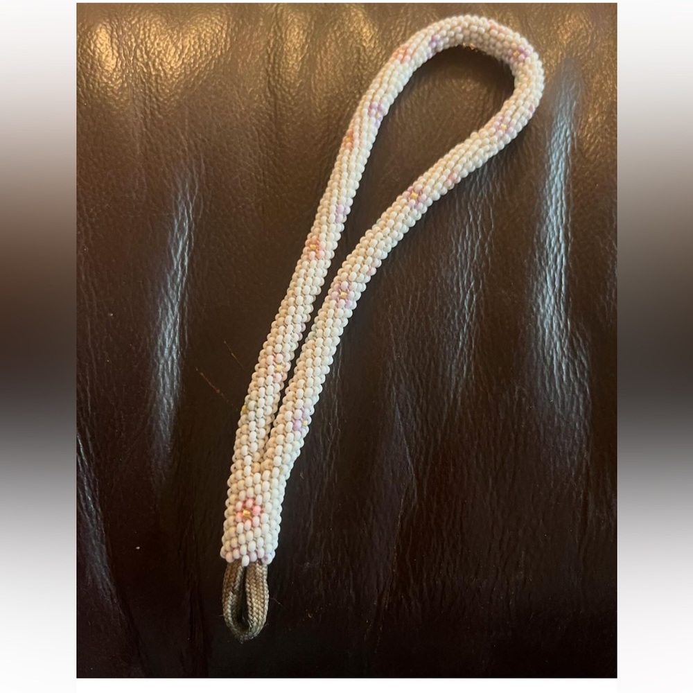 Beaded wristlet